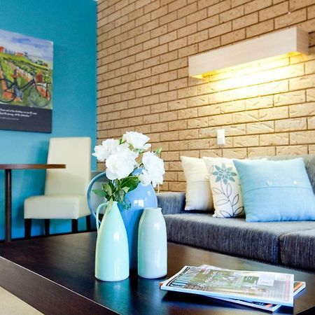 Ovens Valley Motor Inn Брайт Экстерьер фото