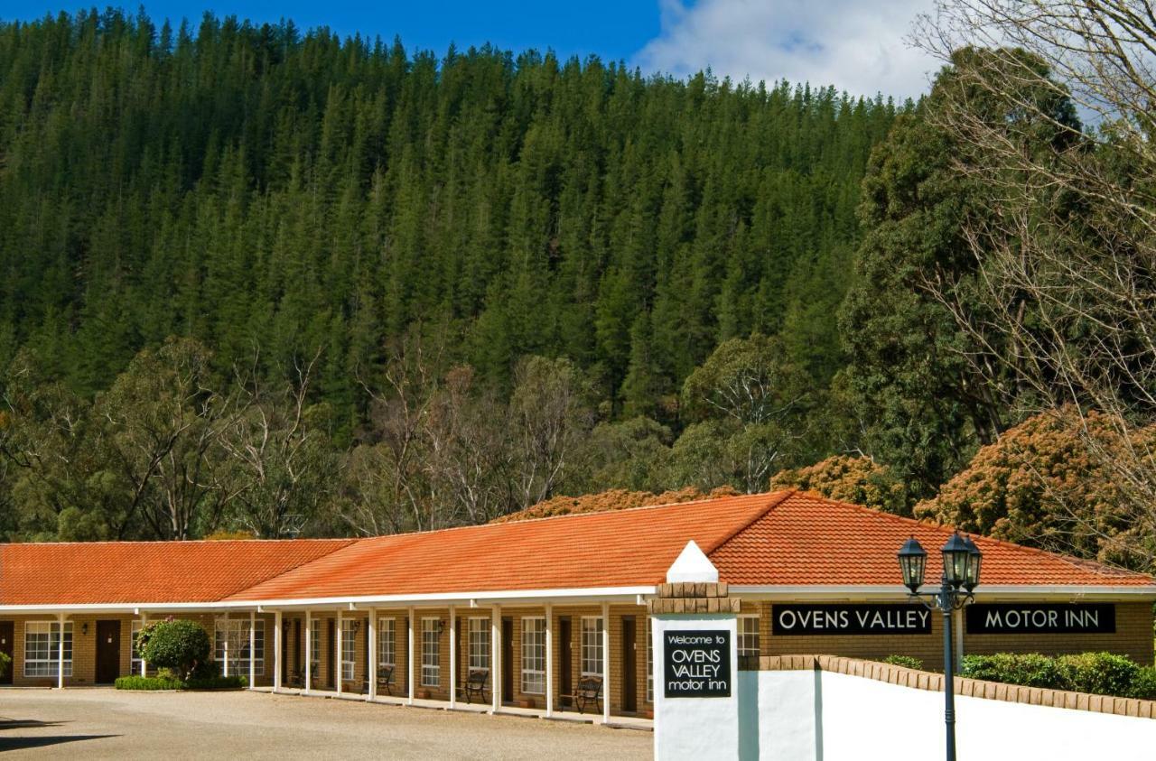 Ovens Valley Motor Inn Брайт Экстерьер фото