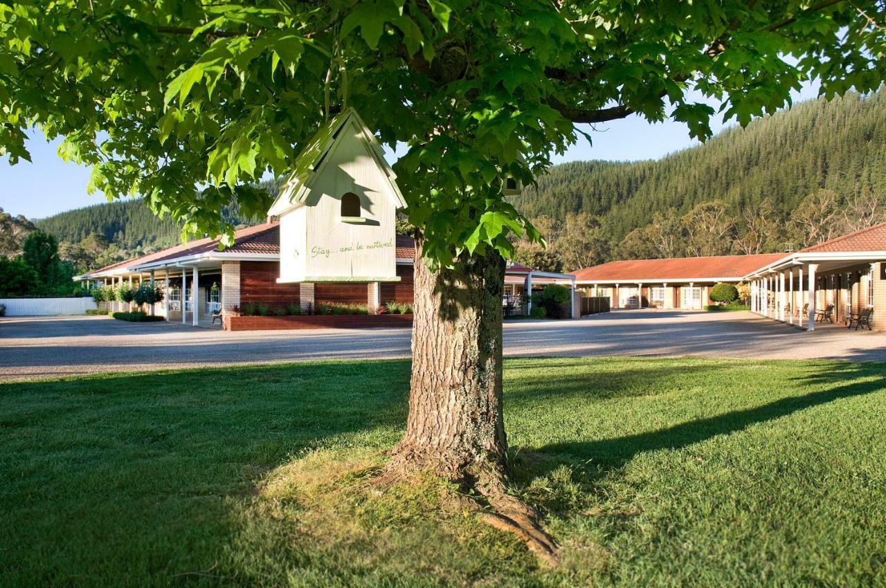 Ovens Valley Motor Inn Брайт Экстерьер фото