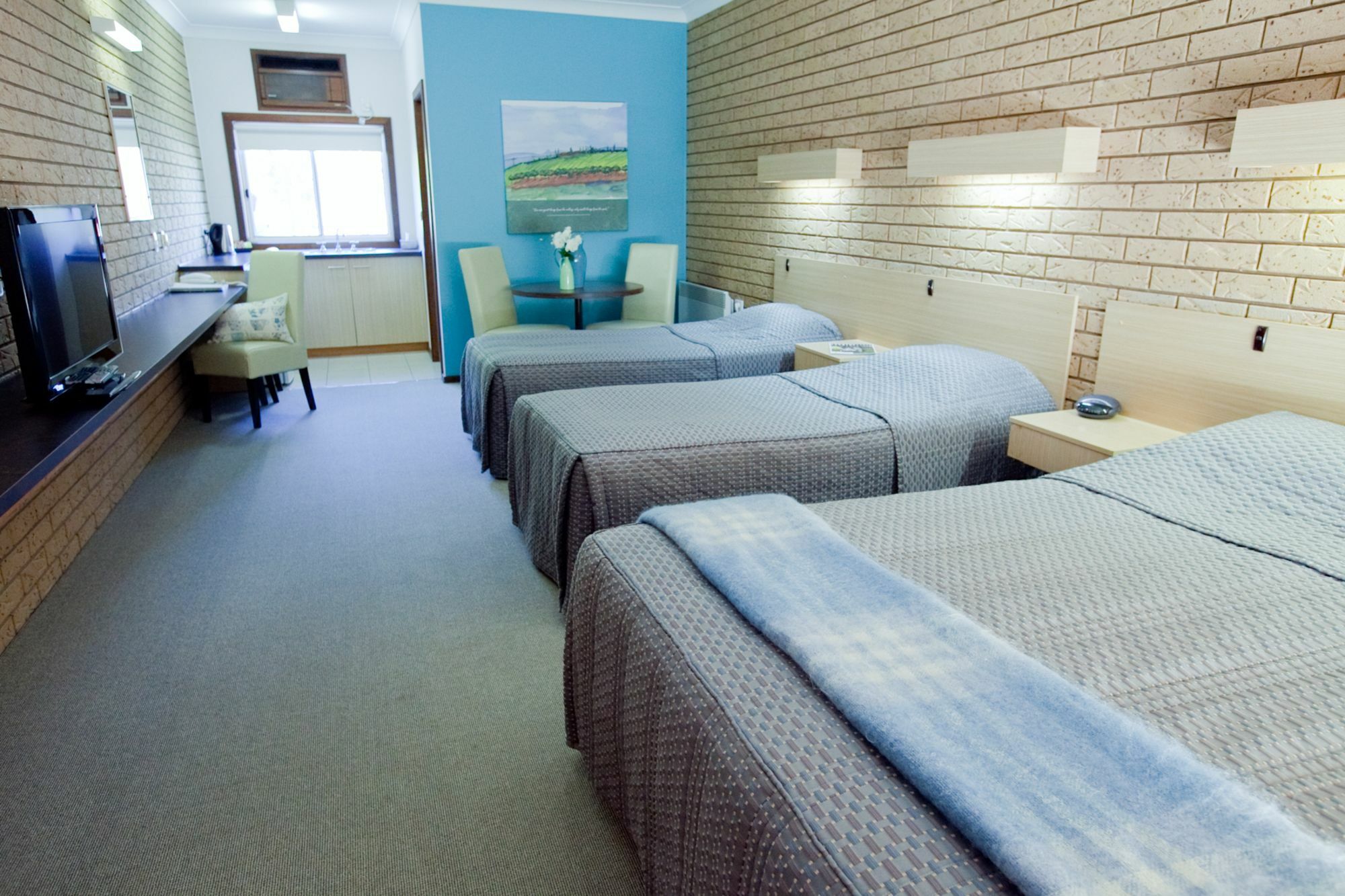 Ovens Valley Motor Inn Брайт Экстерьер фото